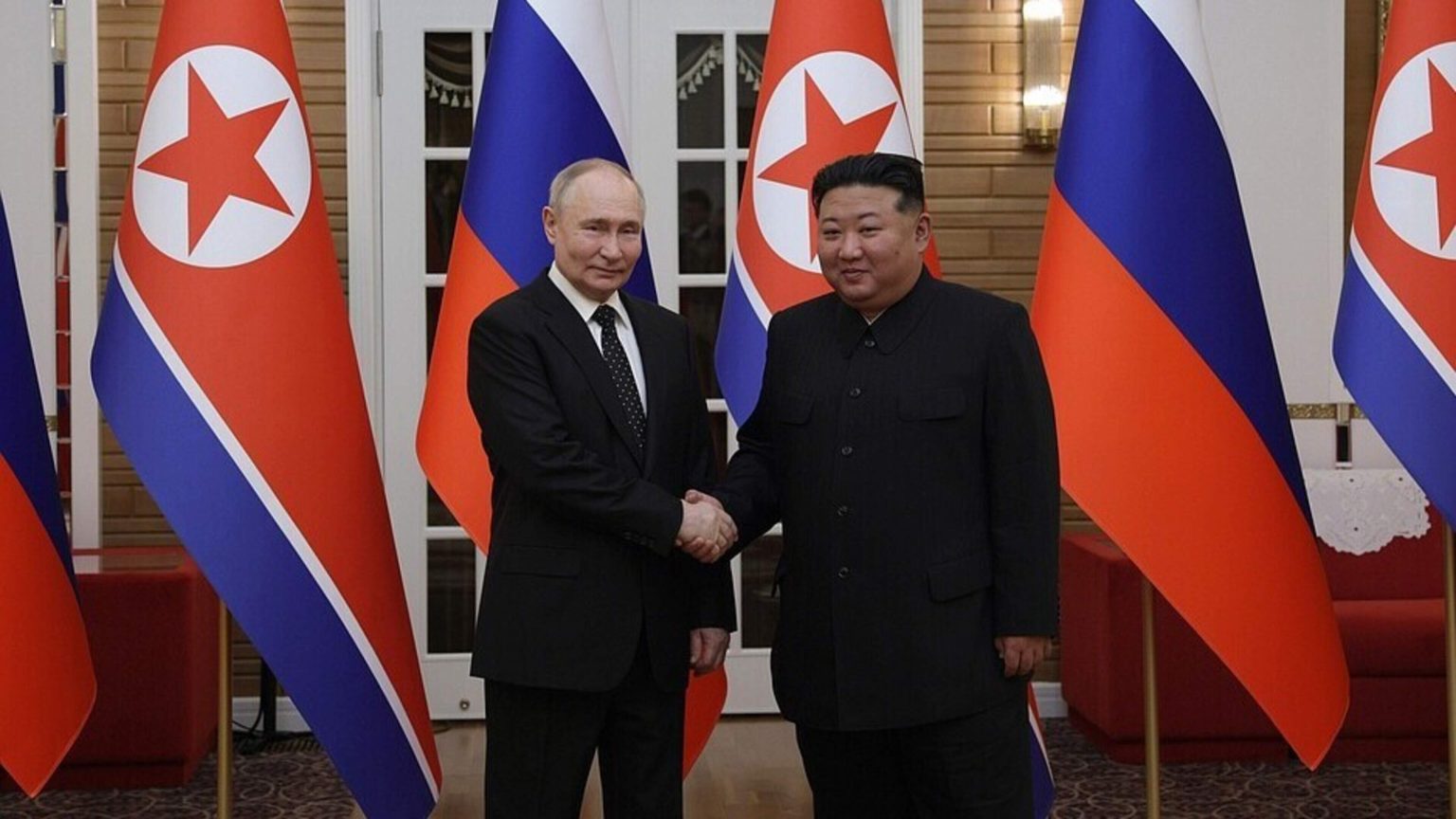 Holanda, De Telegraaf, Holandês  LIVE | Kim Jong-un herhaalt steun aan ’heilige oorlog’ Rusland, opent gedenkplek voor Russische soldaten