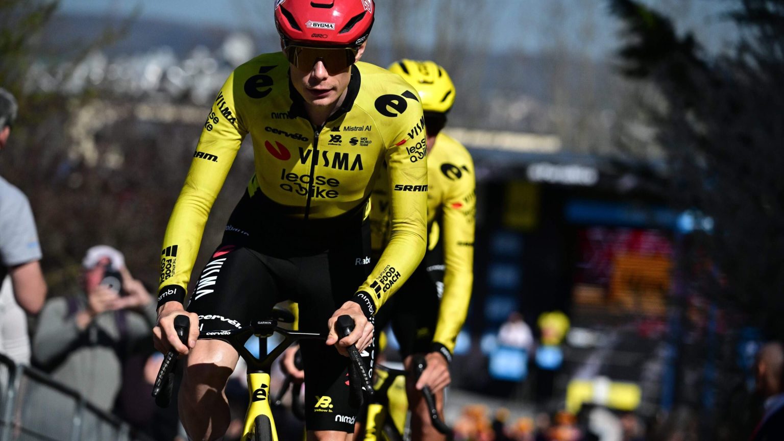 Holanda, De Telegraaf, Holandês  Voor Jonas Vingegaard telt bij Giro d’Italia-debuut alleen de eindzege: ’Tadej Pogacar is de standaard en daar willen we overheen’