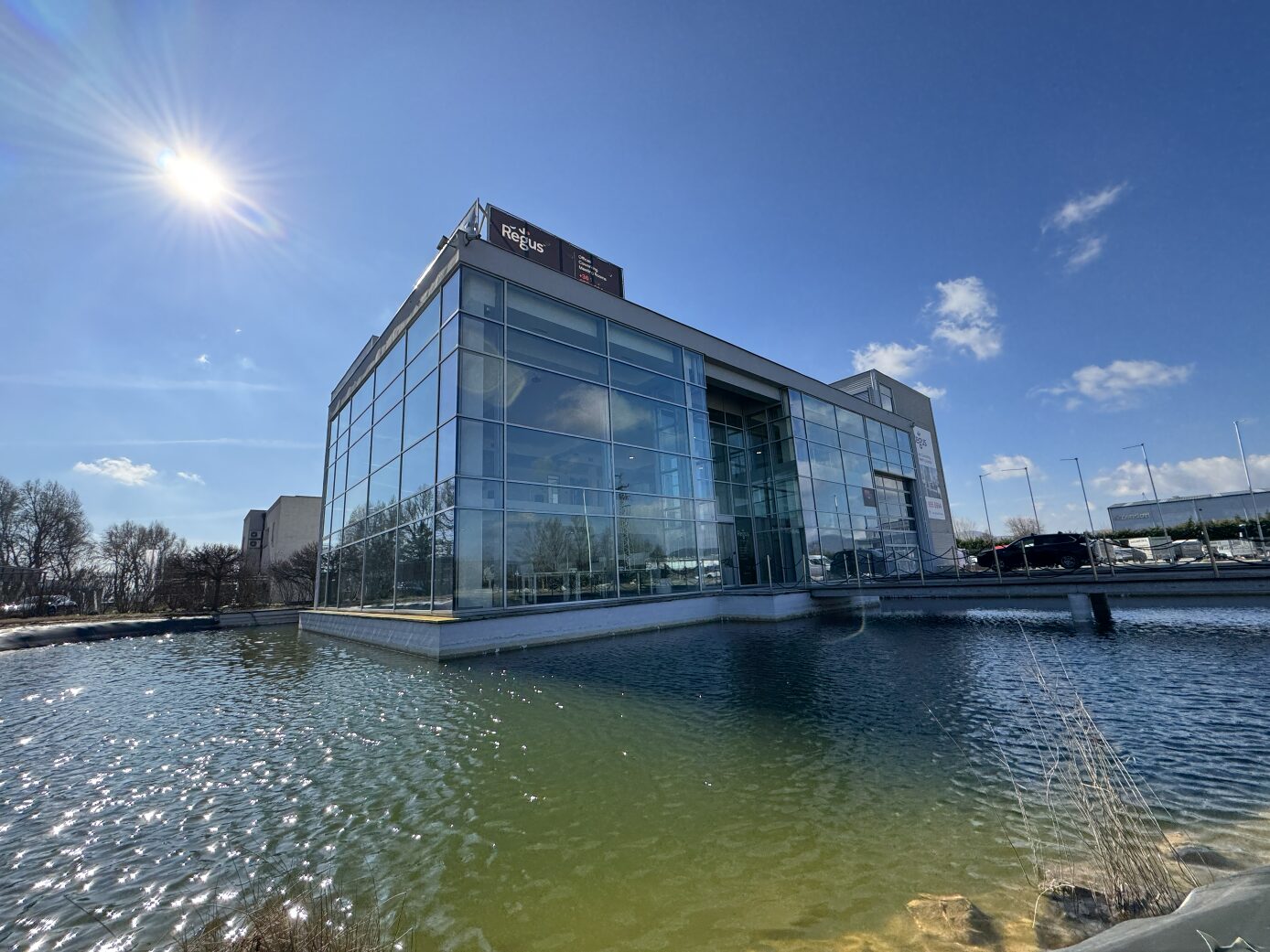 Hungria, Budapest Business Journal, Hungaro