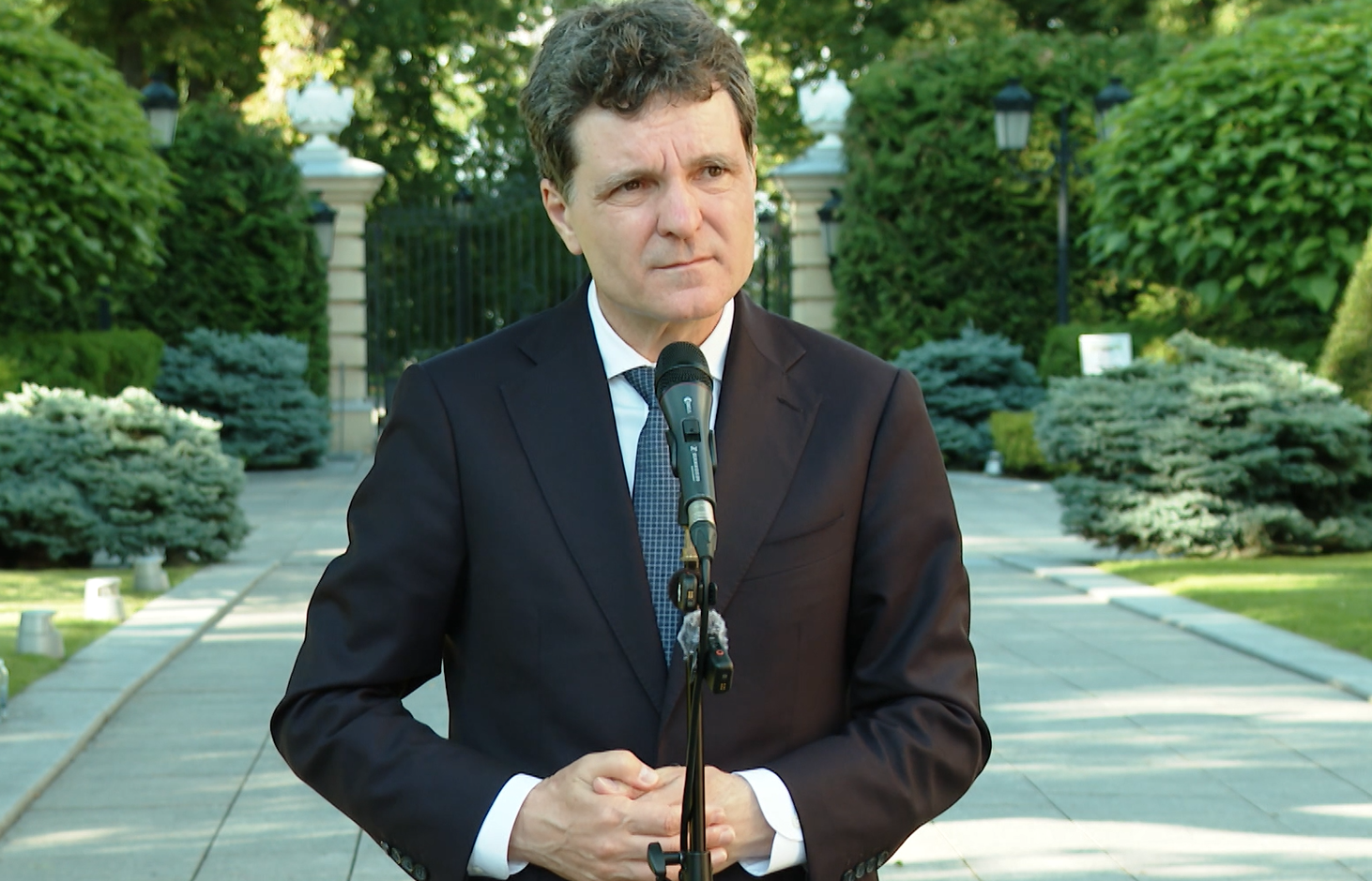 Romênia, Cotidianul, Romeno
