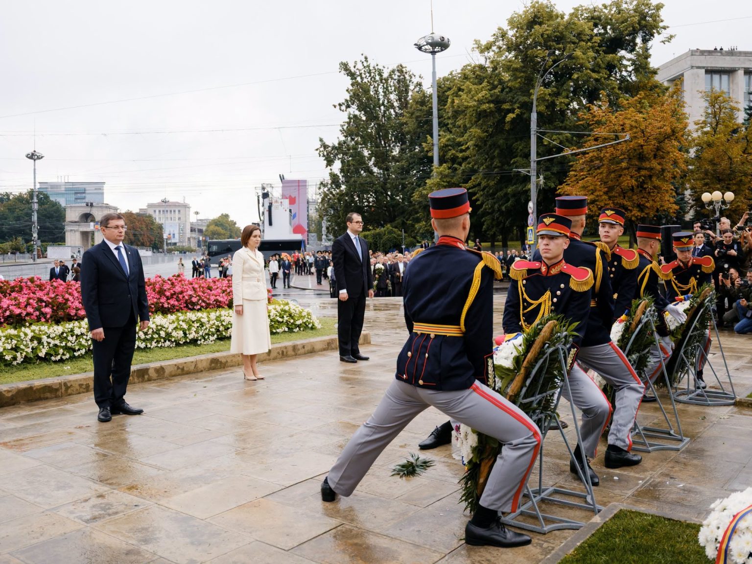 Romênia, Cotidianul, Romeno