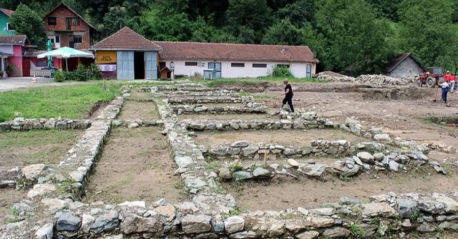 Bósnia Herzegovina, Avaz, Croata
