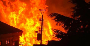 Albânia, 24 Ore, Albanês Shkaktuan dy zjarre në Durrës, 3 të dyshuar si piromanë në pranga! U shkrumbuan dhjetëra hektarë me pemëtari, njëri aks – 24 ore