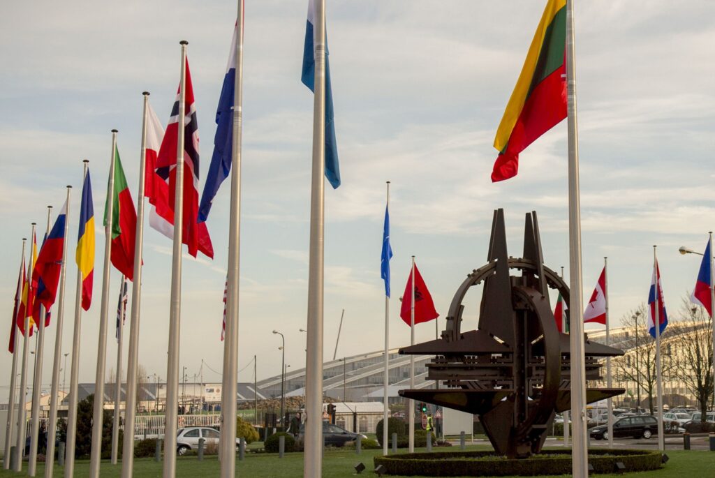 Albânia, 24 Ore, Albanês Ukraina dhe NATO thellojnë bashkëpunimin për teknologjitë inovative të mbrojtjes, nënshkruhet memorandum me DIANA-n – 24 ore