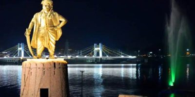 08_09_2024-bhoj_statue_at__night__8569.jpg