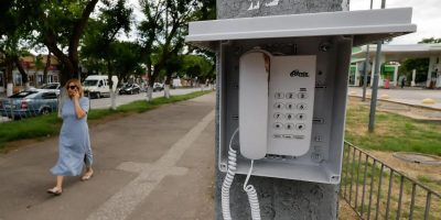 2026-07-23T094436Z_428429904_RC2DIMAGEL35_RTRMADP_3_UKRAINE-CRISIS-CRIMEA-PHONES.JPG