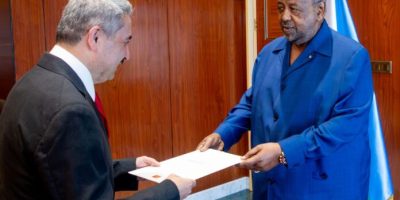 A-LA-UNE-Le-Chef-de-lEtat-recoit-le-President-du-Groupe-dAmitie-Parlementaire-Turkiye-Djibouti-696x4.jpeg