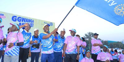 Centenary-Bank-Managing-Director-Godfrey-Byekwaso-setting-off-runners-at-Kololo-Independence-Grounds.jpeg