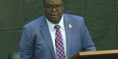 Chris-Saunders-in-parliament-30-April-2026.jpg