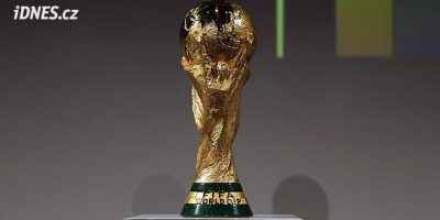 DUF86f5550705_4_WORLDCUP_DRAW_LEGENDS.JPG