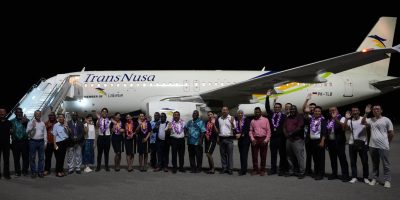 Government-officials-and-guests-welcoming-the-inaugral-flight.jpg