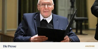 HUNGARY-CULTURE-MUSIC-AWARD-KURTAG.webp