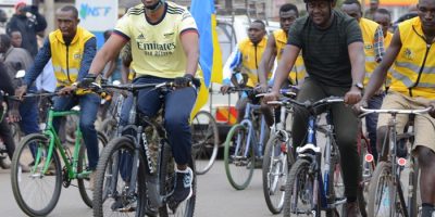 His-Royal-Highness-King-Oyo-in-blue-helmet-rode-a-section-of-the-sport-bike-race-category-in-Fort-Po.jpeg