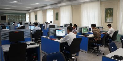 Kim_Il-sung_University_computer_room_Wikipedia-Commons.jpg