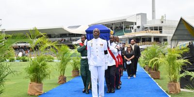 Officers-carry-the-casket-of-Sir-Garfield-Sobers-in-to-Kensington-Oval-scaled.jpg