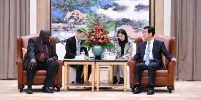 Premier-Veo-meets-the-Fujian-Governor.jpg