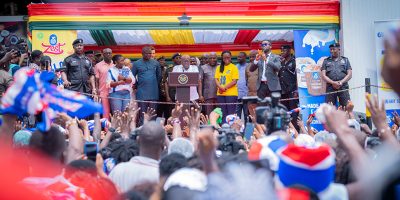 President-Akufo-Addo-addressing-the-workers-out-growers-and-NPP-sympathisers-who-gathered.jpg