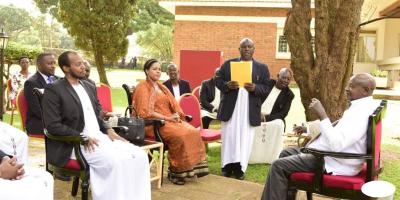 President-Museveni-with-King-of-Tooro-Oyo-Nyimba-Kabamba-Iguru-Rukidi-IV-at-State-House.png