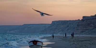 Puntland-Fishermen-stand-on-the-Indian-Ocean-beach.jpg