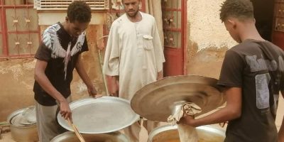 Young-men-participate-in-the-community-kitchen-in-Omdurman-Jul-24-2024.jpg