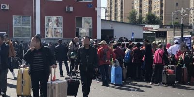chinese-tourists-dandong-customs-liaoning-china.jpg