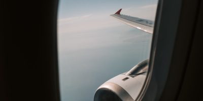 cumsaitiplanificiprimacalatoriecuavionulfarastres.jpg