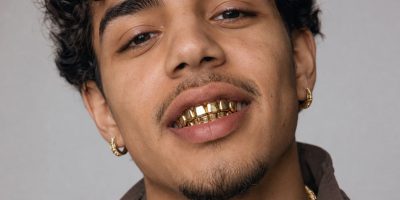 gold-grillz-dental-accessories.jpg