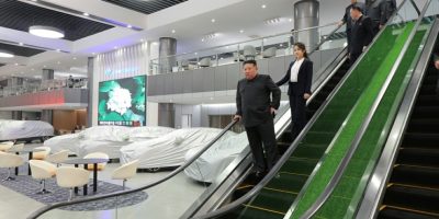 kim-jong-un-hwasong-district-phase-4-service-facilities-pyongyang.jpg