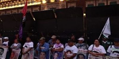 mexico_ayotzinapa_efe.jpg_1810791533.jpg