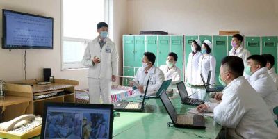 origin_마스크착용한北평양시인민병원의료진들.jpg