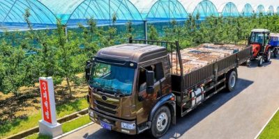 yonpho-greenhouse-farm-truck-produce-2026.jpg