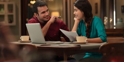 বুঝবেন-কীভাবে-সে-আপনার-প্রেমে-মশগুল.jpg
