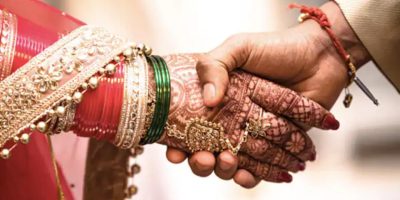 মাতাল-বরকে-বিয়ে-করতে-অস্বীকৃতি-কনেকে-সম্মানিত-করল-পুলিশ.jpg